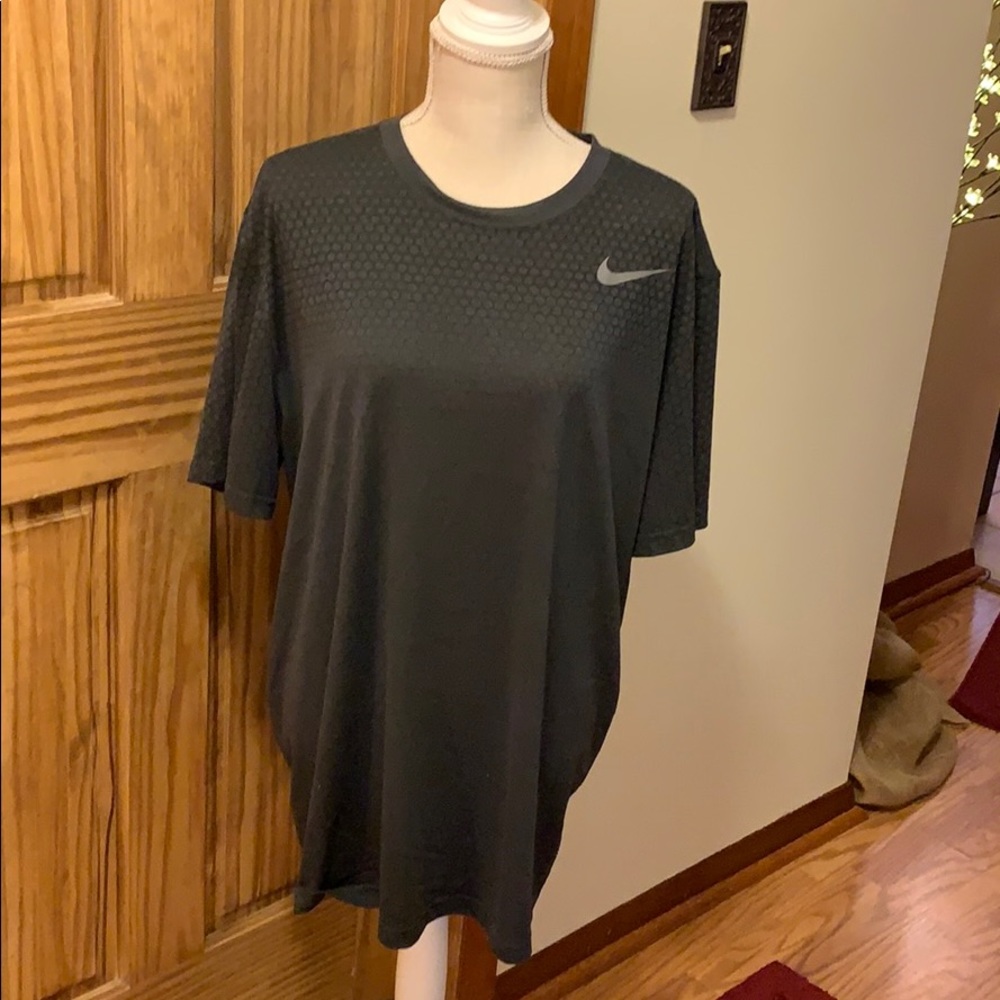 NWOT--Mens Dri-Fit NIKE Shirt Sz:XL